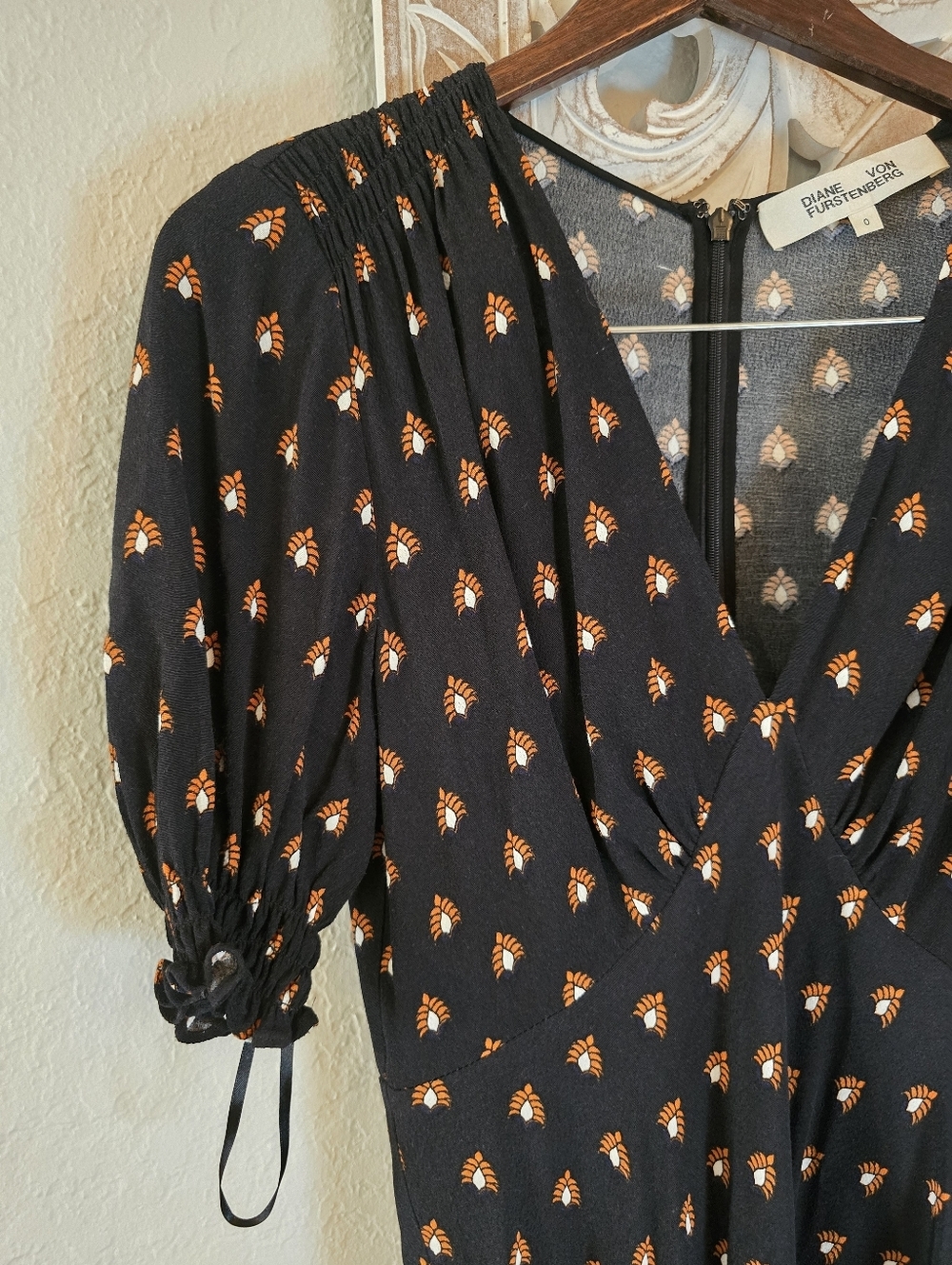 Diane Von Furstenberg Women's V Neck Puffed Short Sleeves Midi Dress 0 - Picture 5 of 11